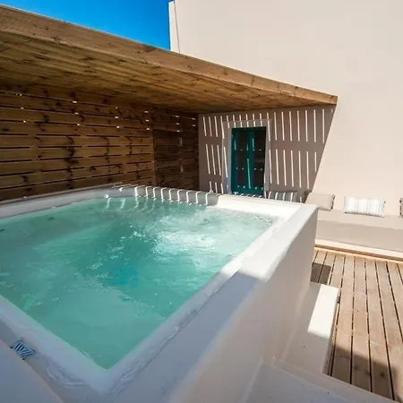 Pbs One Bedroom With Outdoor Hot Tub Oia (Santorini)